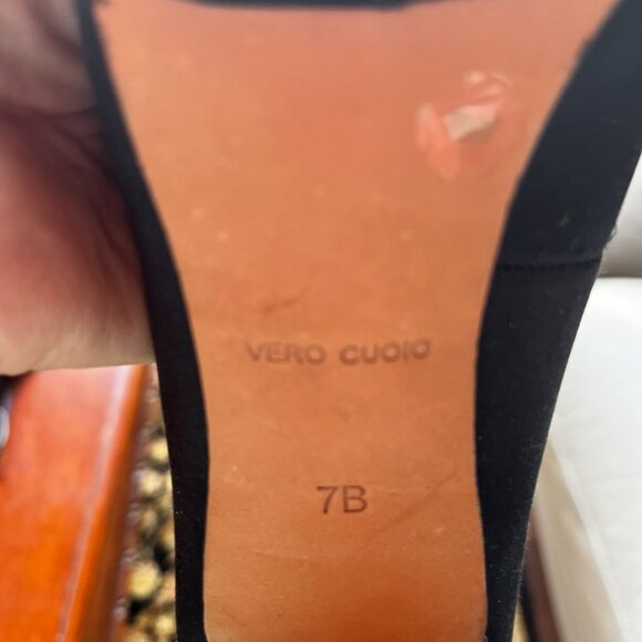 BCBG Black Satin shoes with Metal accent - Picture 3 of 6